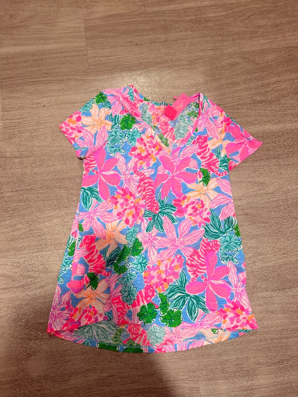New Lilly Pulitzer Etta Tropical Floral V-Neck Top - Pink and Green L